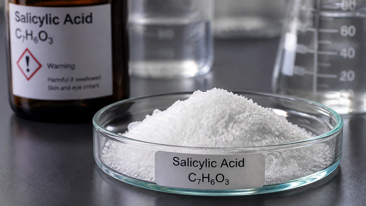 Salicylic Acid: The Ultimate Guide to Pore-Clearing Skincare